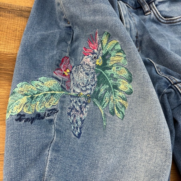 Tommy Bahama Tema Indigo Tweets Slim Boyfriend Jeans Embroidered Parrot - Picture 7 of 11
